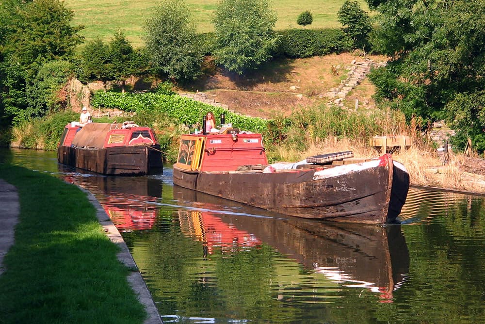 Sloop Island Canal Boat