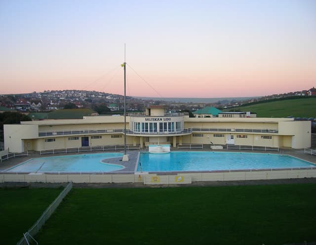 Serpentine Lido